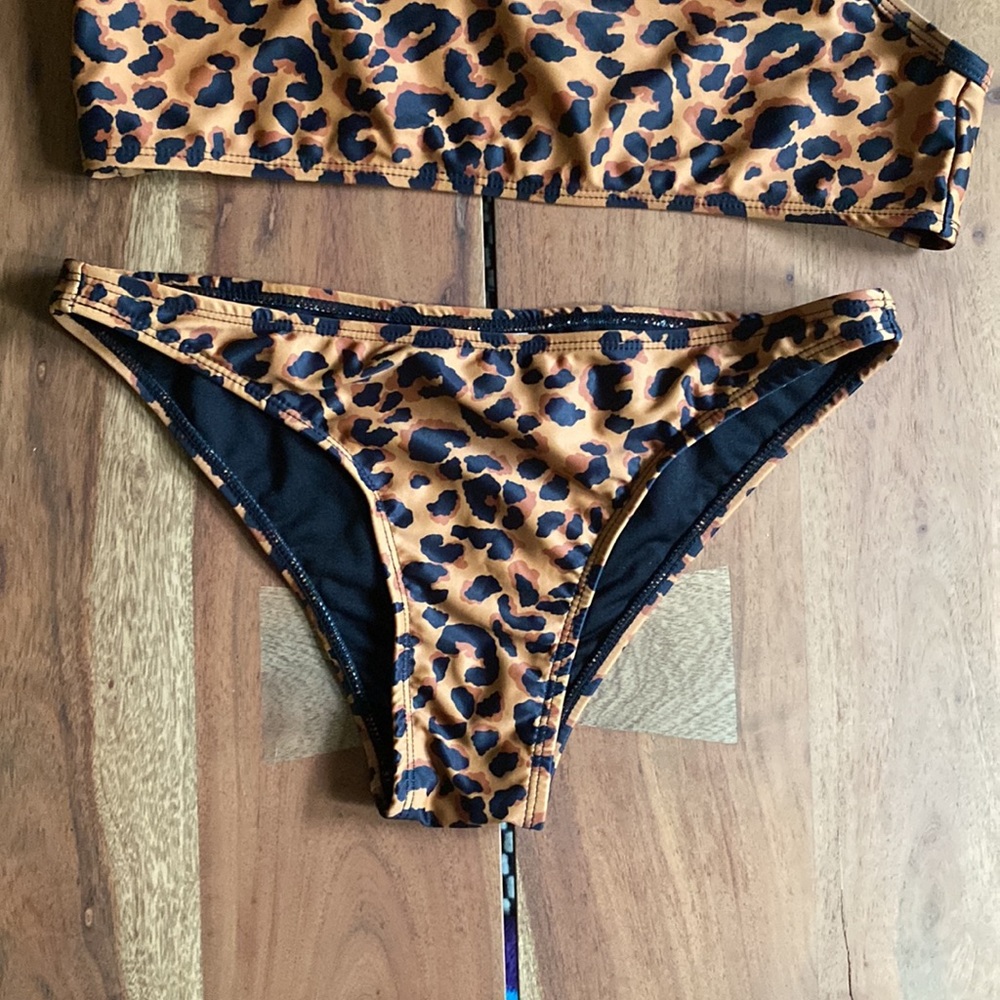 Motel Rocks Leopard Print Bikini - Picture 3 of 7